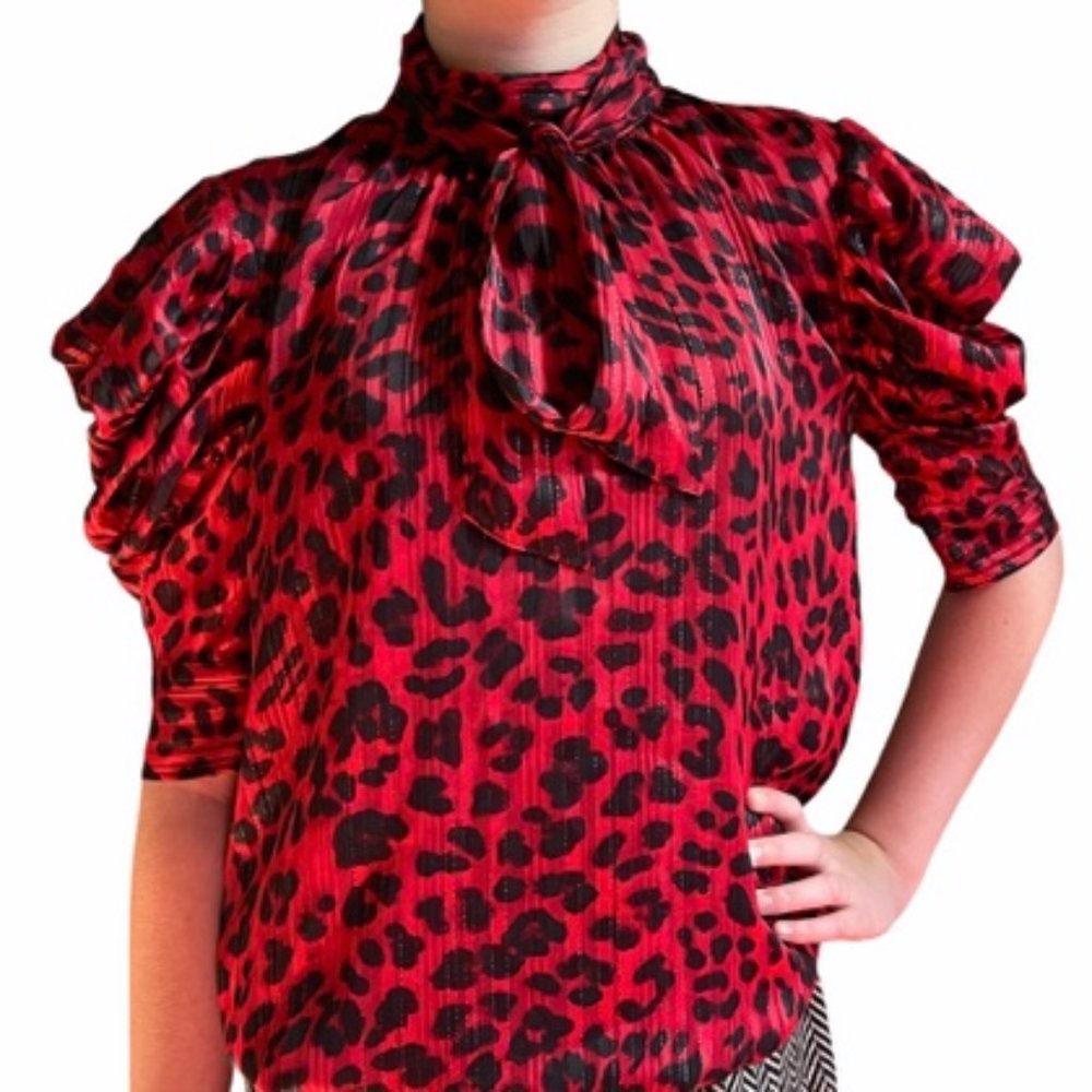 Red leopard print top